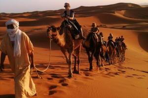 Morocco Desert Friends Guide: Basic Desert Tent vs Luxury Desert Tent (Erg Chebbi, Merzouga, and Sahara Camp Comfort)